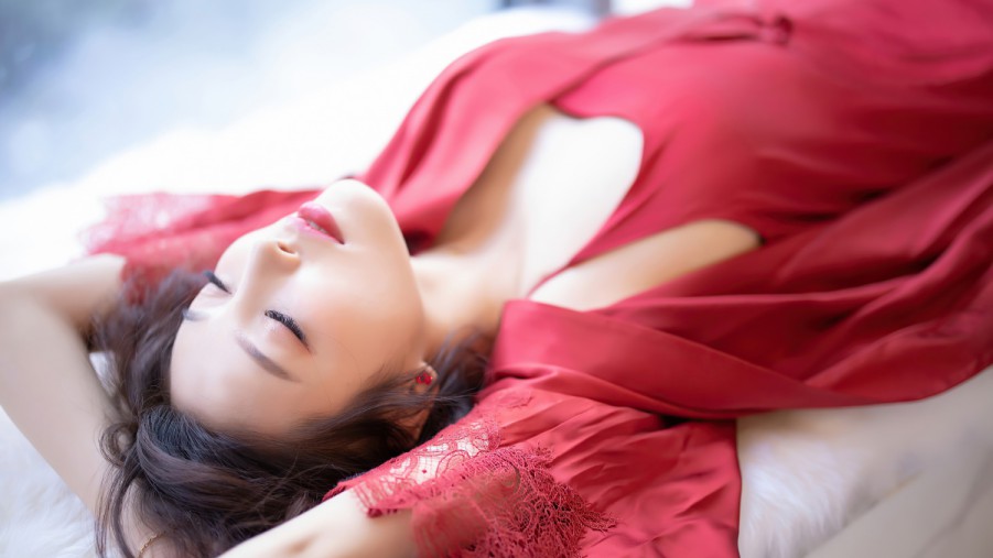 拆解约死群：为什么要约网上陌生人？封闭社群如何放大危险？